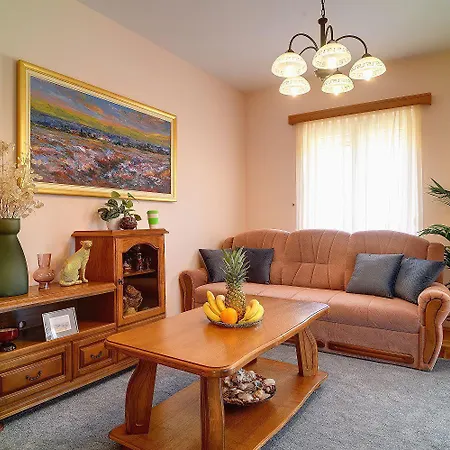 Charmantes 600 Meter Zum Sandstrand Medolino