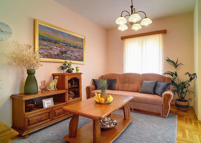 Charmantes 600 Meter Zum Sandstrand Medolino